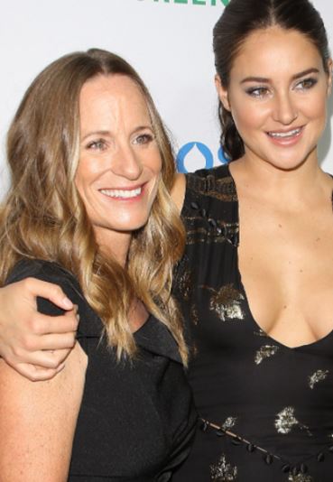 Lonnie Woodley wife, Lori Woodley, and daughter Shailene Woodley 